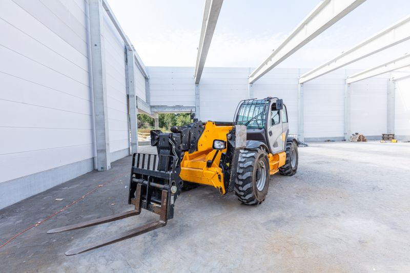 It performs well on rough or uneven terrain.